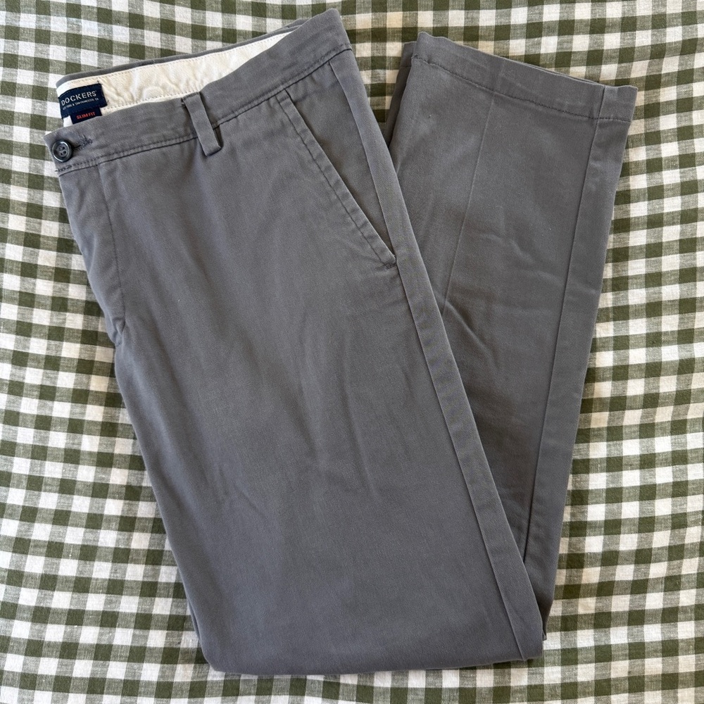 Dockers Men's Gray Chinos Slim Fit 38 W 32 Length